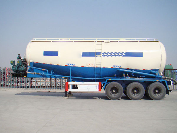 散裝水泥罐車(chē)