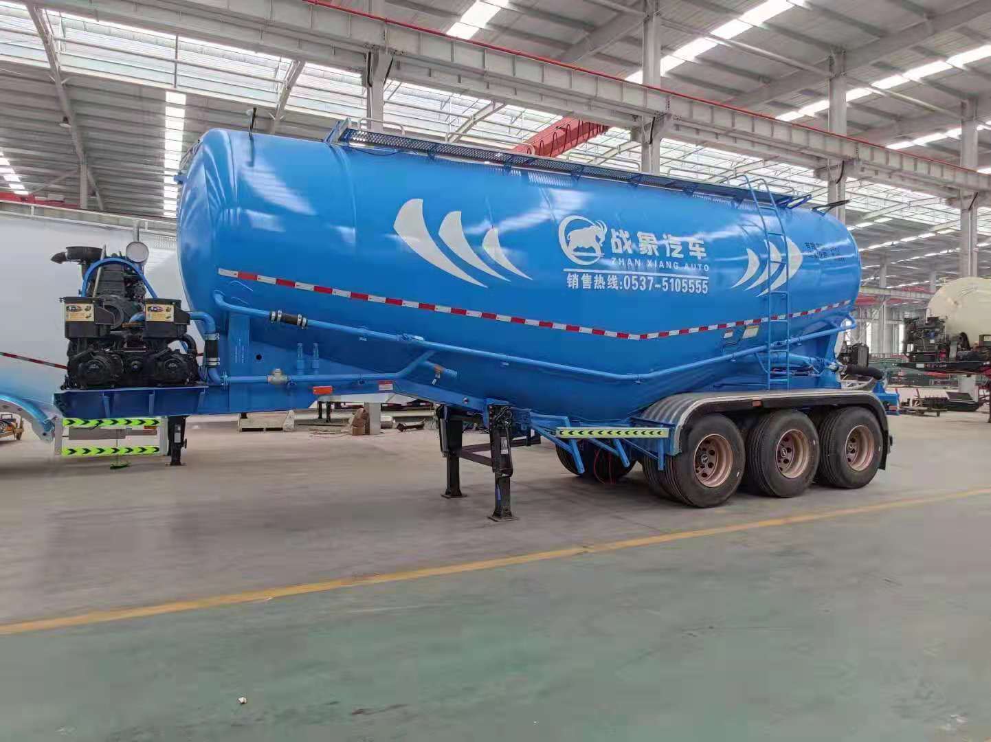 濟(jì)寧水泥罐車(chē)